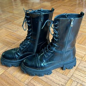 DREAMPAIRS platform boots